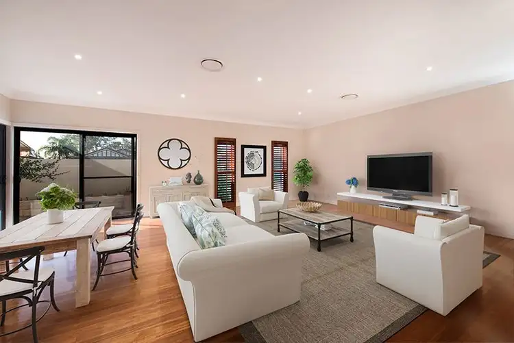 Second view of Homely house listing, 3 HOLLAND PLACE, Carindale QLD 4152