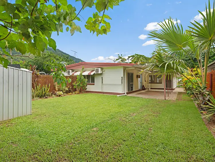 1/12 Valmadre Street, Caravonica QLD 4878