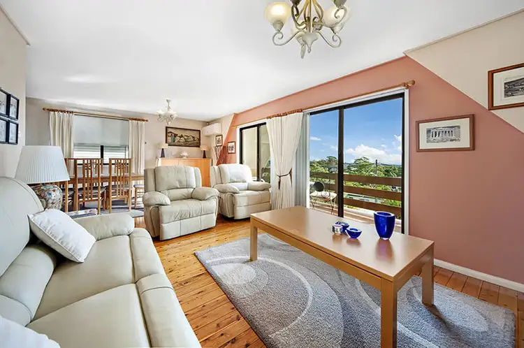 Fifth view of Homely house listing, 8 Ilkinia Place, Engadine NSW 2233