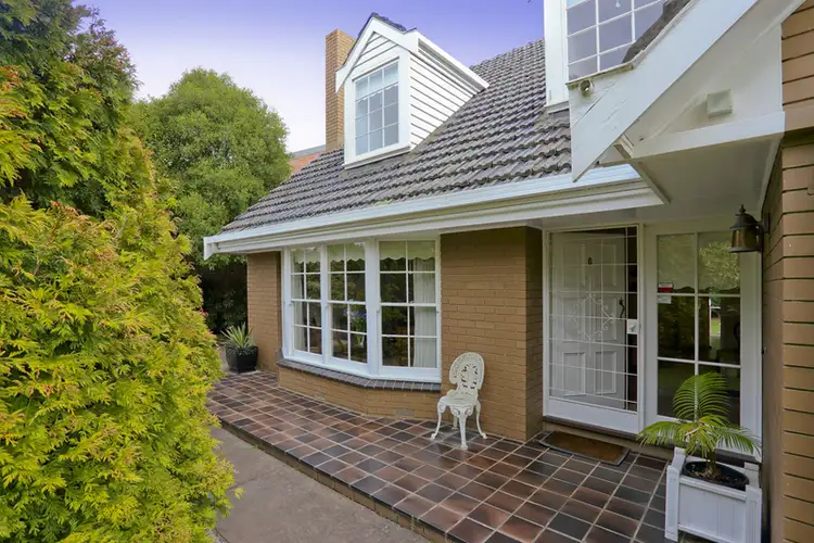 6 Retreat Road, Newtown VIC 3220