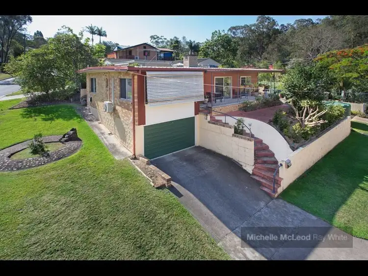 10 Praeger Street, Chapel Hill QLD 4069