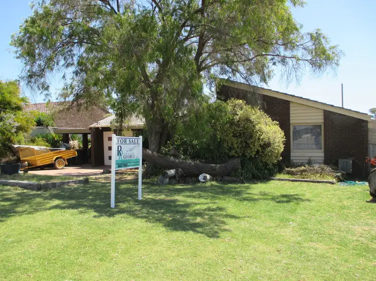 8 Barnato Street, Hamersley WA 6022