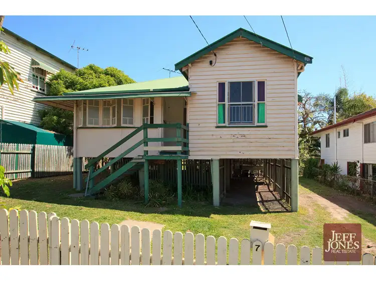 7 St Leonards Street, Coorparoo QLD 4151