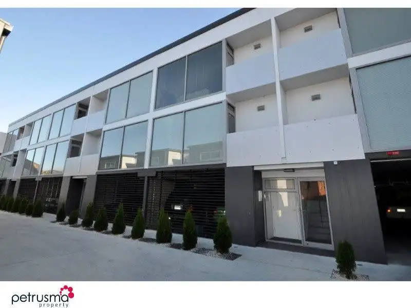 Main view of Homely unit listing, 9/75 Warwick St, Hobart TAS 7000