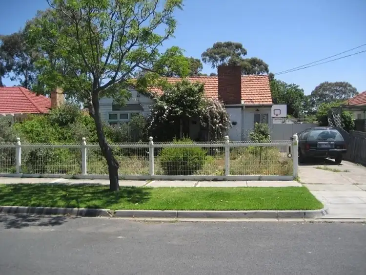 9 Basil Street, Newport VIC 3015