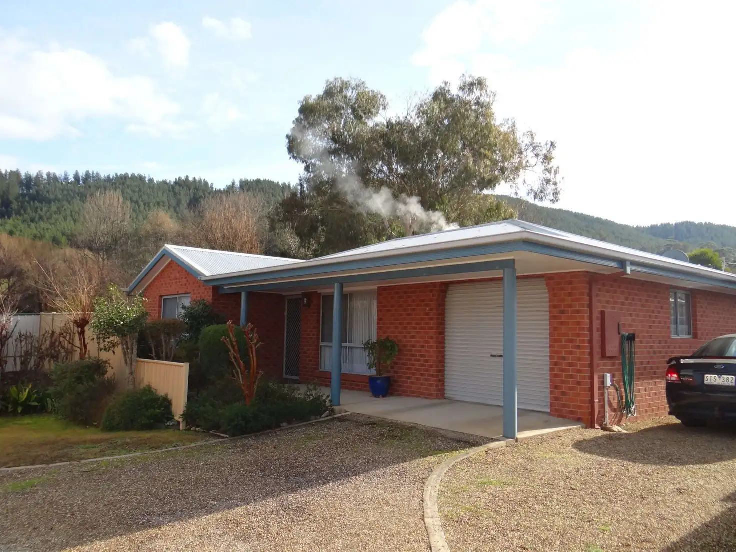 Main view of Homely unit listing, 2/27 Toorak Road, Bright VIC 3741