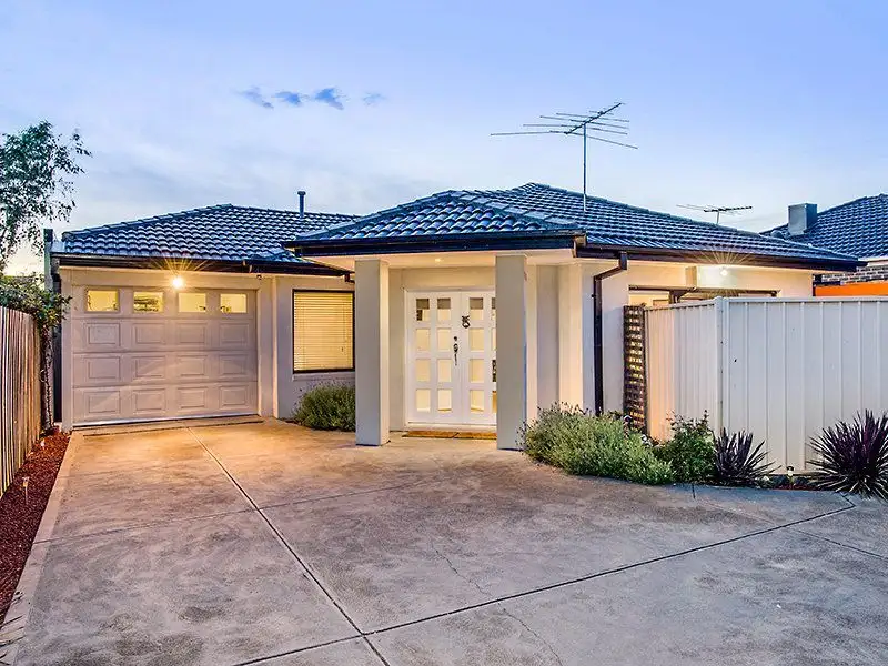 Main view of Homely unit listing, 2/187 Maidstone Street, Altona VIC 3018