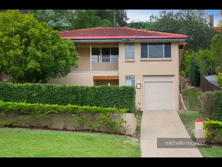 11 Foinaven Street, Kenmore QLD 4069