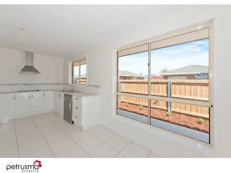 Fifth view of Homely villa listing, 1/15 Talune Street, Lindisfarne TAS 7015