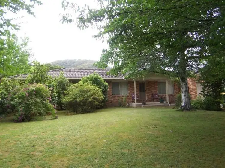 23 Delany Ave, Bright VIC 3741