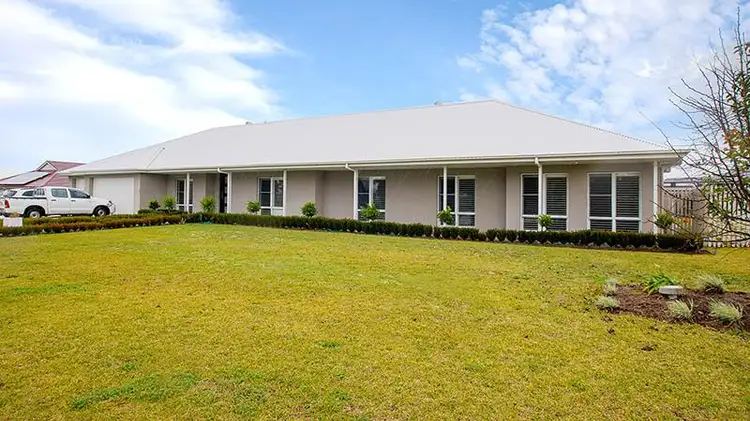 15 Arran Circuit, Largs NSW 2320