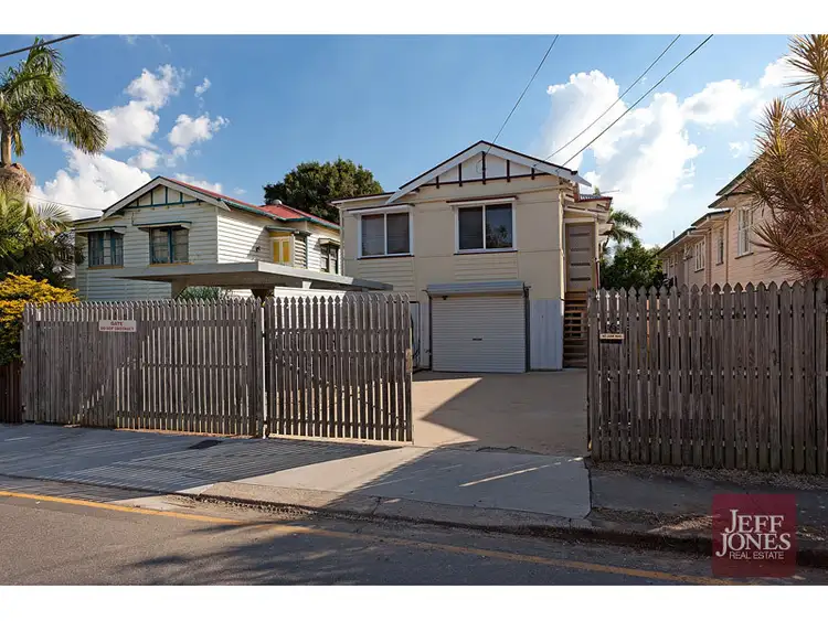 16 Lilly Street, Greenslopes QLD 4120