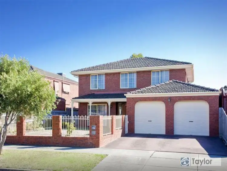 27 Glastonbury Drive, Highton VIC 3216