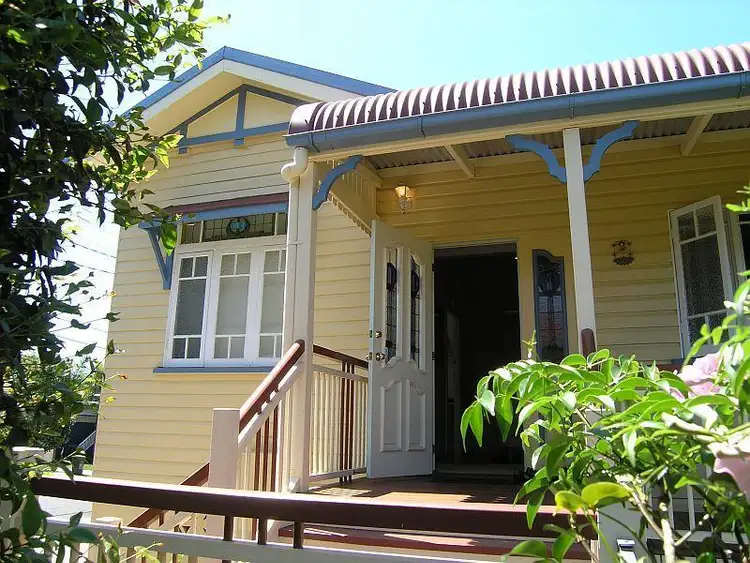 83 WAKEFIELD STREET, Sandgate QLD 4017