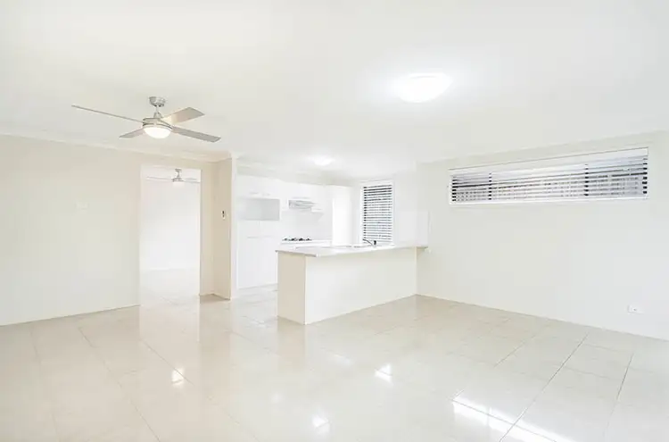 Third view of Homely house listing, 6 Les Circuit, Gillieston Heights NSW 2321