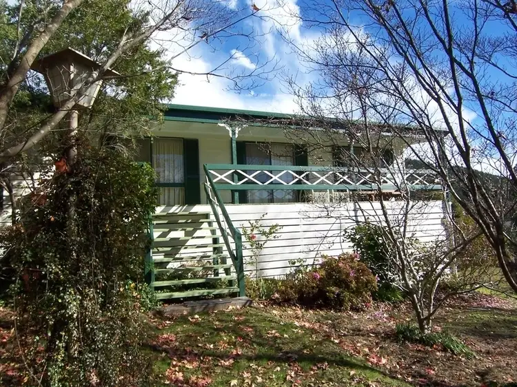 4 Danica Crt, Bright VIC 3741