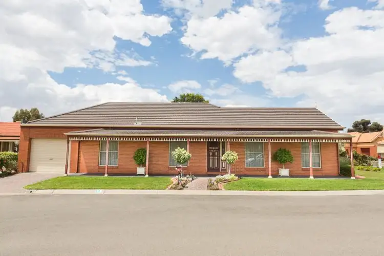 8 Hopkins Drive, Horsham VIC 3400