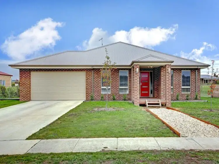 64 TOOTLE STREET, Kilmore VIC 3764