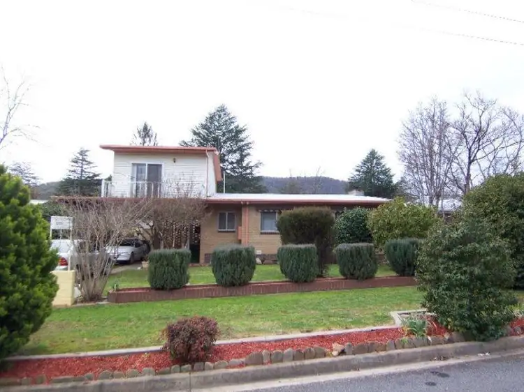 15 Brooks St, Bright VIC 3741