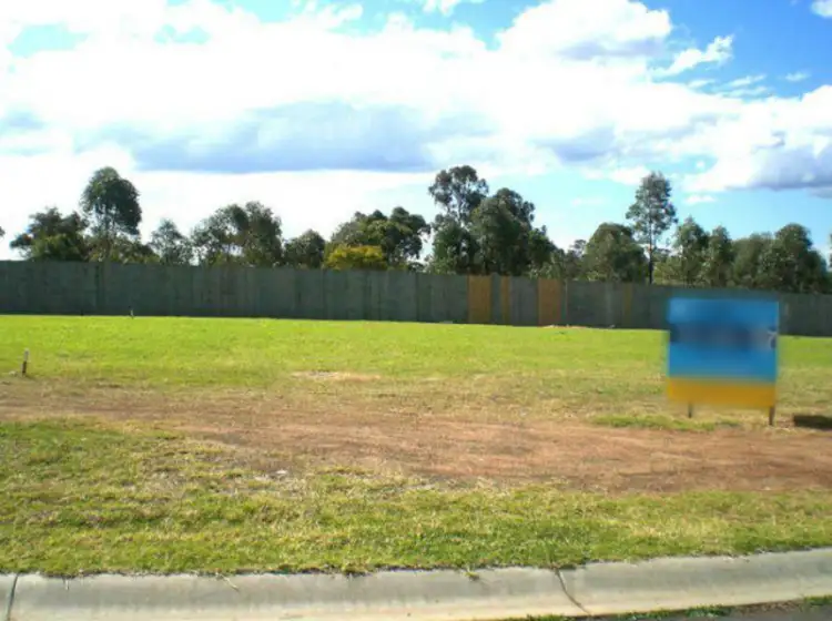 9 Eddy St, St Clair NSW 2759