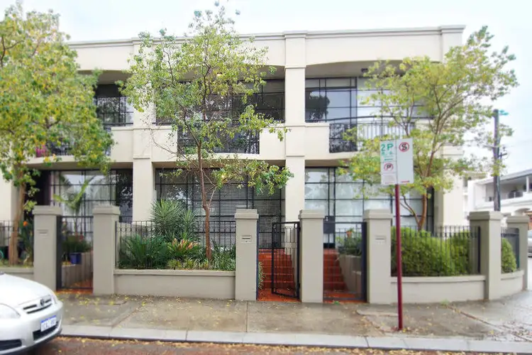 2D Brisbane Terrace, Perth WA 6000
