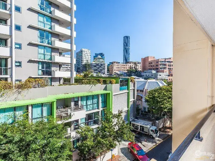 Third view of Homely apartment listing, 8/474 Upper Edward Street, Spring Hill QLD 4000