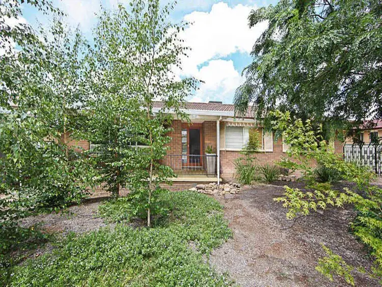 76 Dixon Drive, Holder ACT 2611