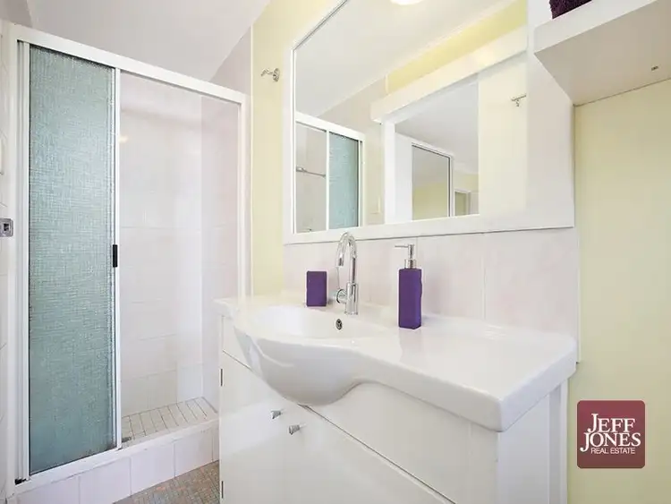 Sixth view of Homely unit listing, 4/15 Cedar Street, Greenslopes QLD 4120