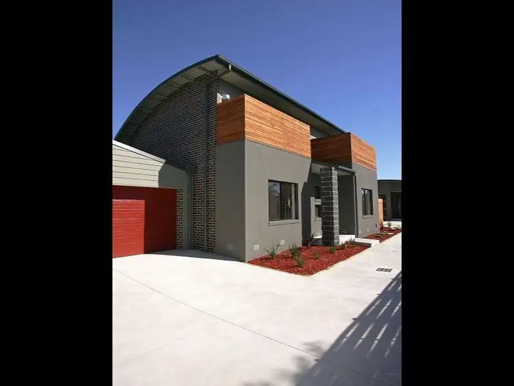 Main view of Homely house listing, 2/5 Central Avenue, Seaholme VIC 3018