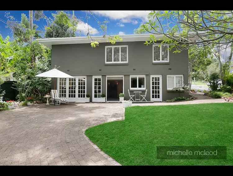 6 Lowanna Street, Kenmore QLD 4069