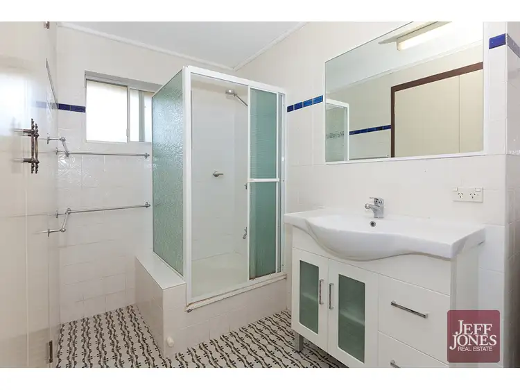 Sixth view of Homely unit listing, 4/8 Barradine Street, Greenslopes QLD 4120