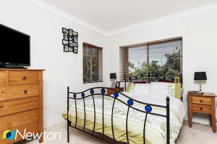 Fifth view of Homely apartment listing, 2/56-58 Seaview Street, Cronulla NSW 2230