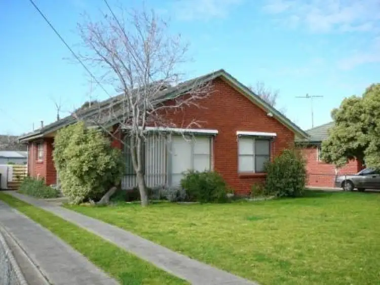 15 Kaye Crescent, Laverton VIC 3028
