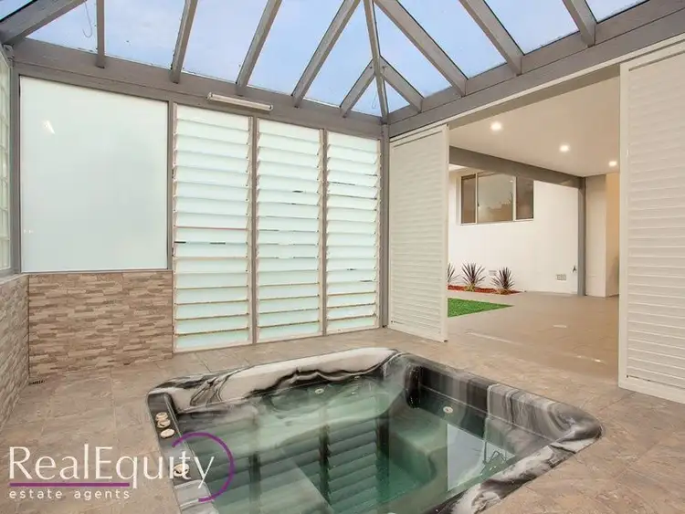 8 Josephine Crescent, Moorebank NSW 2170