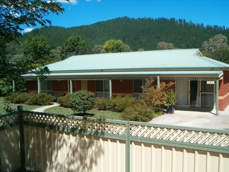 120 Station Street, Porepunkah VIC 3740