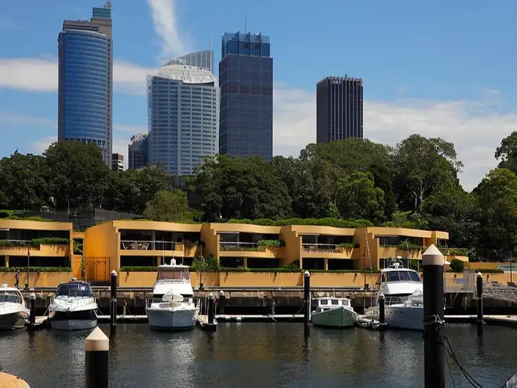Third view of Homely apartment listing, 33/10 Lincoln Crescent, Woolloomooloo NSW 2011
