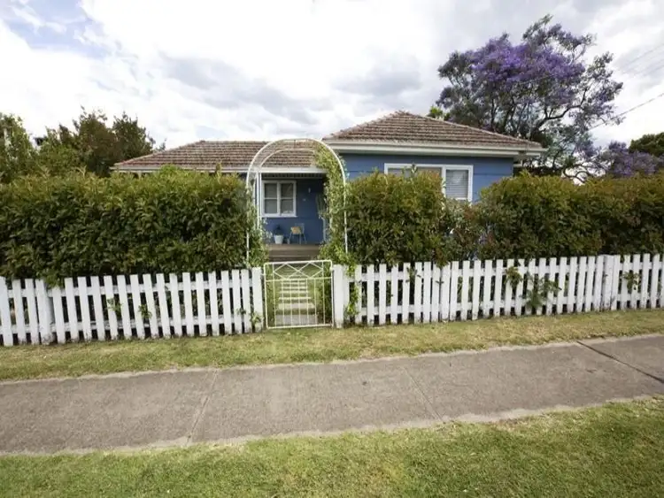 24 Bunberra Street, Bomaderry NSW 2541