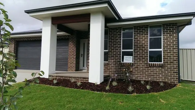 52 Molloy Drive, Orange NSW 2800