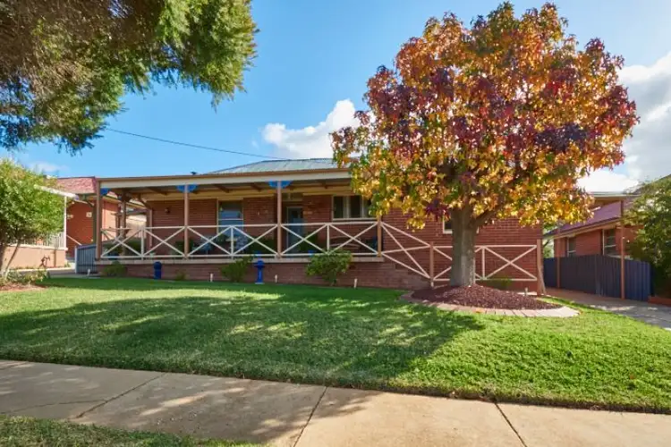 14 Bluett Crescent, Turvey Park NSW 2650