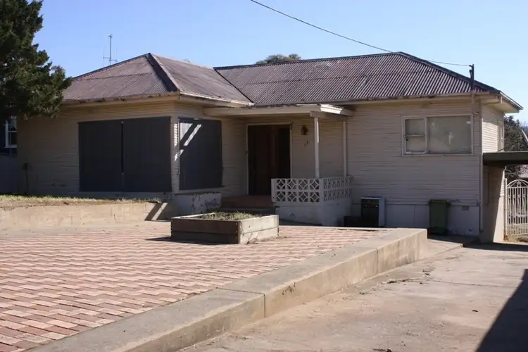 13 Chapman Street, Cooma NSW 2630