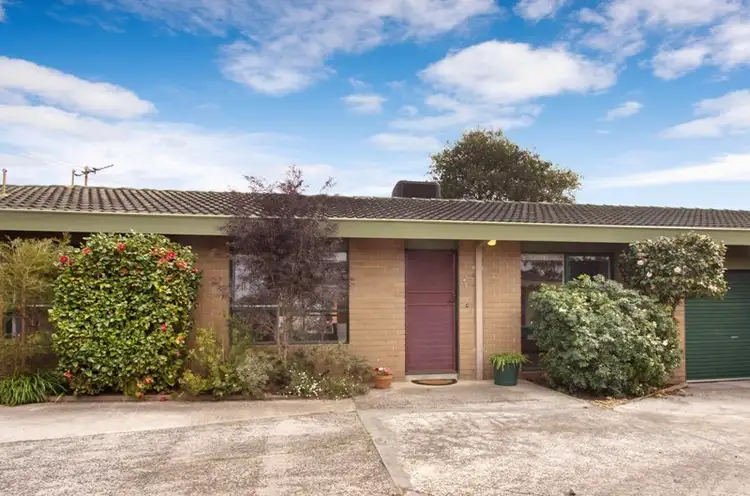 2/11 Coonara Avenue, Mount Eliza VIC 3930