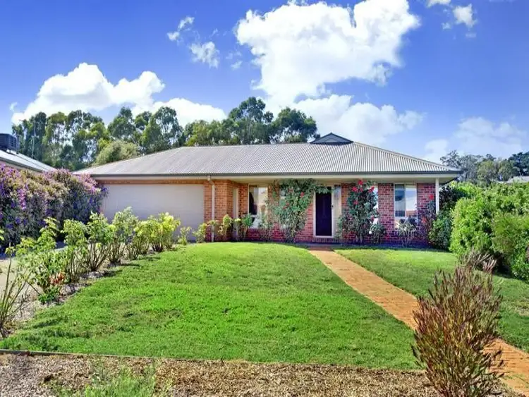 24 HIBISCUS COURT,, Kilmore VIC 3764