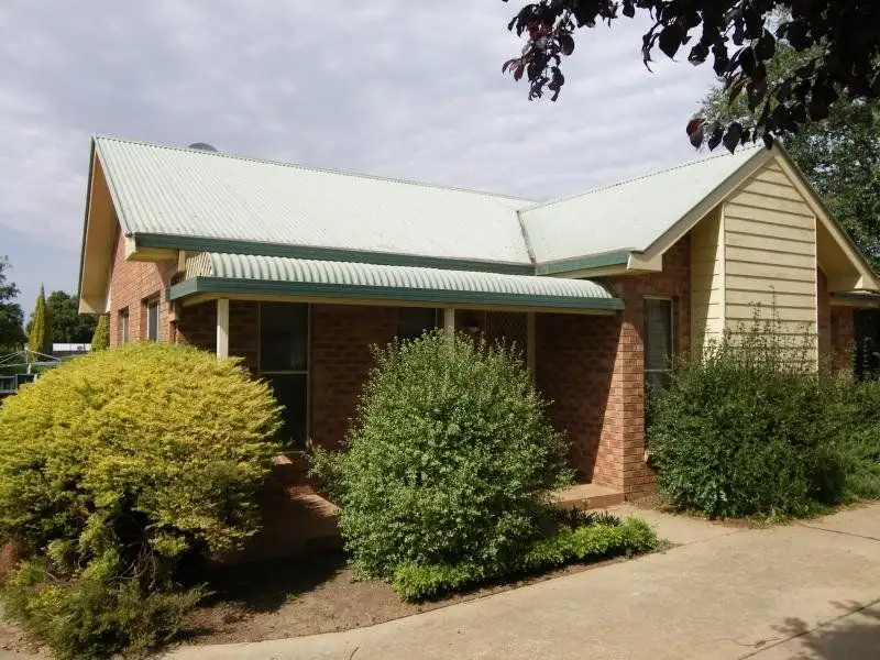 Main view of Homely townhouse listing, 3/9 McLachlan Street, Orange NSW 2800