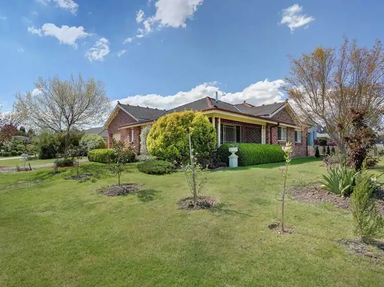 1 Cherry Lane, Bowral NSW 2576
