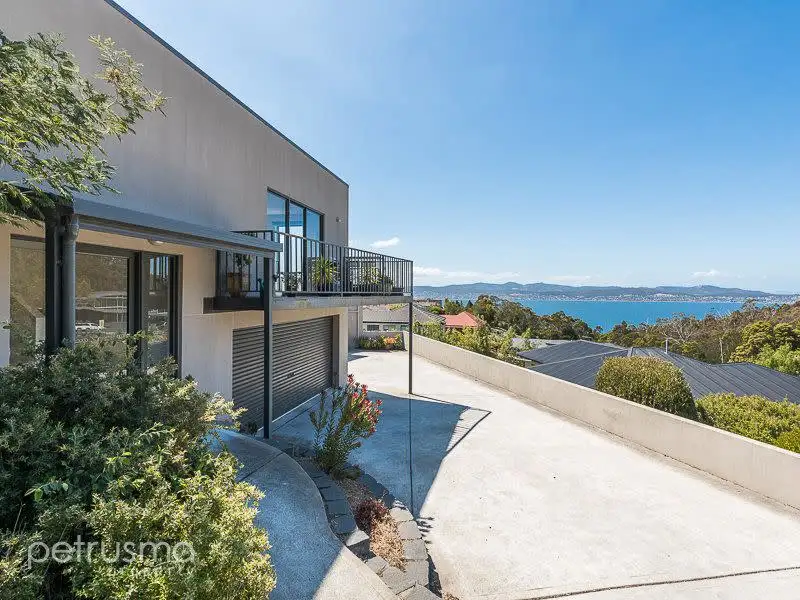Main view of Homely unit listing, 1/7 Gardenia Grove, Sandy Bay TAS 7005