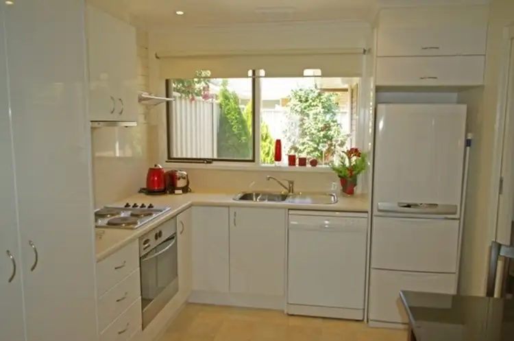18 Wood St, Bright VIC 3741