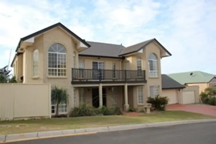 2 Ramada Place, Highland Park QLD 4211