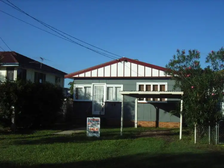 10 SILVAN ROAD, Deagon QLD 4017