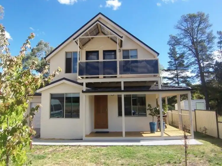 1/11 Georgian Crt, Bright VIC 3741