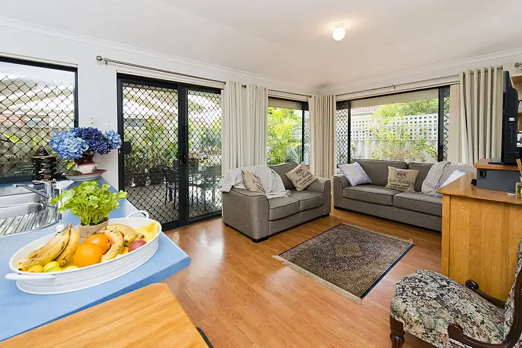 2/41 Cyril Street, Bassendean WA 6054